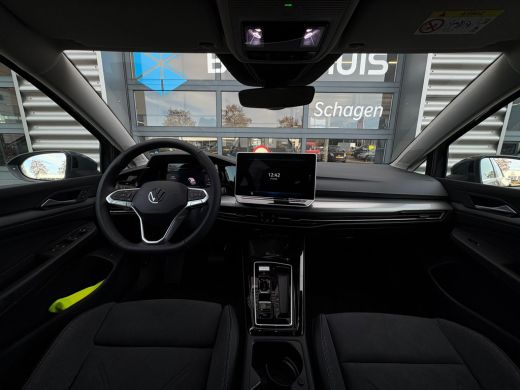 Volkswagen Golf Style Edition eHybrid Inclusief &euro;2000,- inruilvoordeel | 'App-Connect' draadloze smartphone integ... ActivLease financial lease