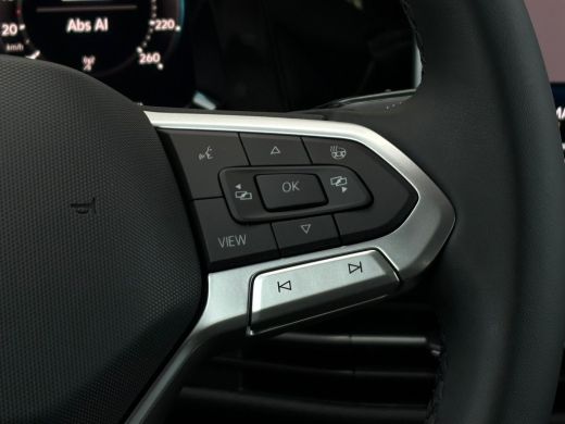 Volkswagen Golf Style Edition eHybrid Inclusief &euro;2000,- inruilvoordeel | 'App-Connect' draadloze smartphone integ... ActivLease financial lease