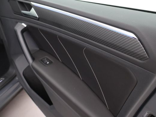 Volkswagen Tiguan 1.4 TSI 245 PK EHYBRID 2X R-LINE + DIGITALE COCKPIT | 19 INCH | ADAPTIVE CRUISE | SFEERVERLICHTING ActivLease financial lease