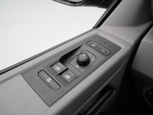 Volkswagen Transporter 2.0 TDI L1H1 26 Economy Business Navi via App Airco Pdc Cruise ActivLease financial lease