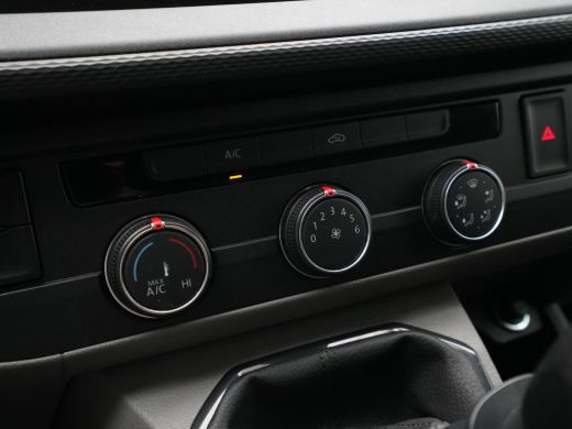 Volkswagen Transporter 2.0 TDI L2H1 28 Economy Business ActivLease financial lease