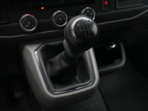Volkswagen Transporter 2.0 TDI L2H1 28 Economy Business ActivLease financial lease