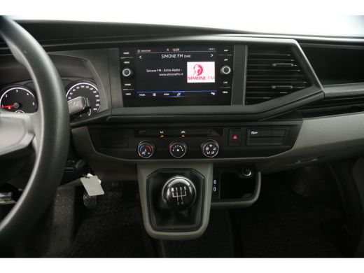 Volkswagen Transporter 2.0 TDI L2H1 Airco Cruise Carplay Navigatie PDC Trekhaak ActivLease financial lease