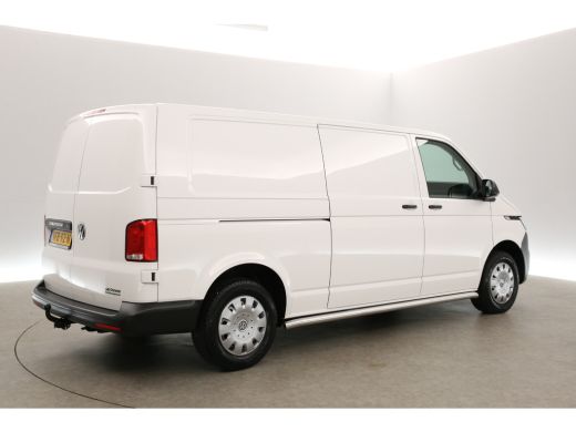 Volkswagen Transporter 2.0 TDI L2H1 Airco Cruise Carplay Navigatie PDC Trekhaak ActivLease financial lease