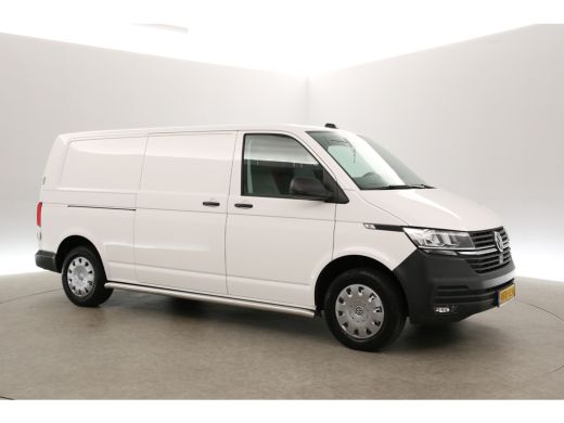 Volkswagen Transporter 2.0 TDI L2H1 Airco Cruise Carplay Navigatie PDC Trekhaak ActivLease financial lease