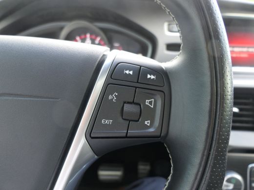 Volvo  V40 1.5 T3 Polar+ Sport | Panoramadak | Trekhaak | Harman Kardon | Camera | LED | Keyless | Stoelverw... ActivLease financial lease