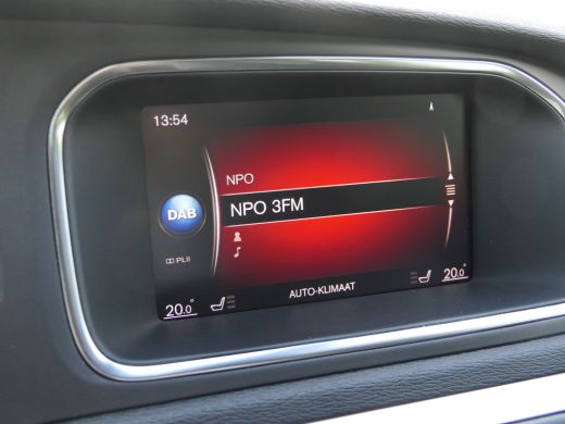 Volvo  V40 1.5 T3 Polar+ Sport | Panoramadak | Trekhaak | Harman Kardon | Camera | LED | Keyless | Stoelverw... ActivLease financial lease