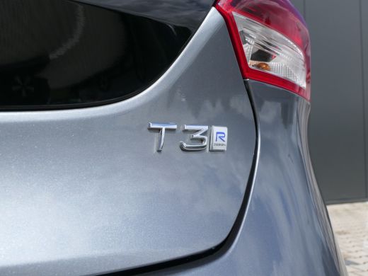 Volvo  V40 1.5 T3 Polar+ Sport | Panoramadak | Trekhaak | Harman Kardon | Camera | LED | Keyless | Stoelverw... ActivLease financial lease