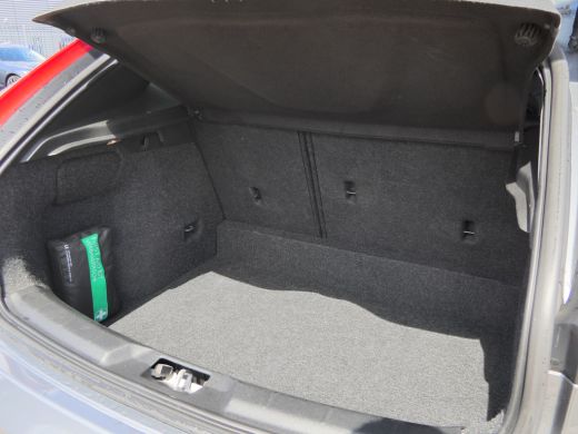 Volvo  V40 1.5 T3 Polar+ Sport | Panoramadak | Trekhaak | Harman Kardon | Camera | LED | Keyless | Stoelverw... ActivLease financial lease
