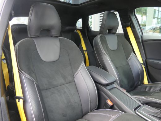 Volvo  V40 1.5 T3 Polar+ Sport | Panoramadak | Trekhaak | Harman Kardon | Camera | LED | Keyless | Stoelverw... ActivLease financial lease