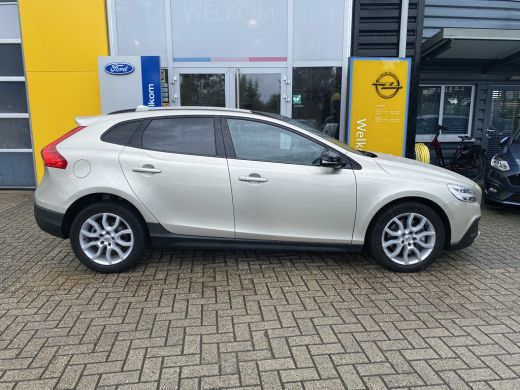 Volvo  V40 Cross Country T3 Polar+ Luxury | STANDKACHEL| STOELVERWARMING| LEDER| CAMERA| HARMAN/KARDON| DAB|... ActivLease financial lease