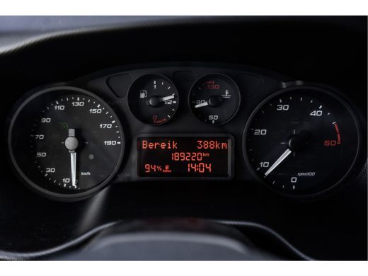 Iveco Daily 35C15 3.0L | Bakwagen met laadklep | Camera | CarPlay | Climate | Cruise | Euro 6 ActivLease financial lease