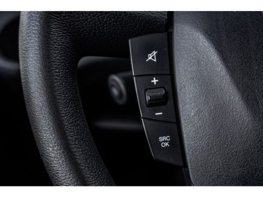 Iveco Daily 35C15 3.0L | Bakwagen met laadklep | Camera | CarPlay | Climate | Cruise | Euro 6 ActivLease financial lease