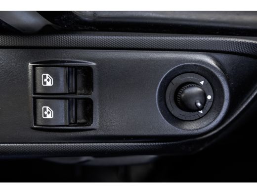 Iveco Daily 35C15 3.0L | Bakwagen met laadklep | Camera | CarPlay | Climate | Cruise | Euro 6 ActivLease financial lease