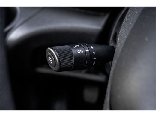 Iveco Daily 35C15 3.0L | Bakwagen met laadklep | Camera | CarPlay | Climate | Cruise | Euro 6 ActivLease financial lease