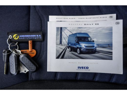 Iveco Daily 35C15 3.0L | Bakwagen met laadklep | Camera | CarPlay | Climate | Cruise | Euro 6 ActivLease financial lease