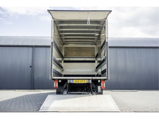 Iveco Daily 35C15 3.0L | Bakwagen met laadklep | Camera | CarPlay | Climate | Cruise | Euro 6 ActivLease financial lease