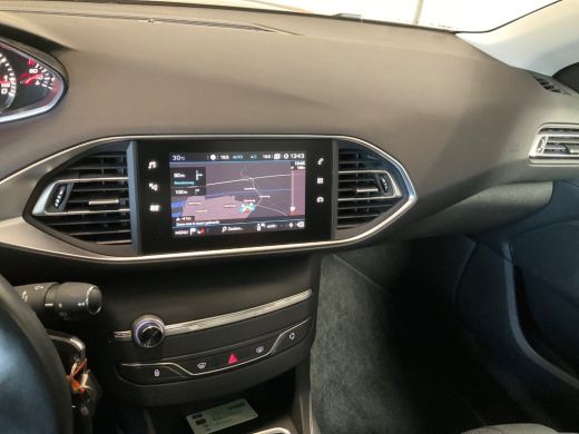 Peugeot 308 SW 1.2 PureTech Blue Lease Premium | Camera | Climate control | Cruise | Pano | Pdc v&a | Blis | ActivLease financial lease
