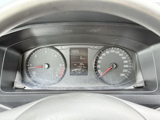 Volkswagen Transporter 2.0 TDI / L2H1 / DUBBELE CABINE / 1e EIG. / TREKHAAK / AIRCO / CRUISE / SIDEBARS ActivLease financial lease