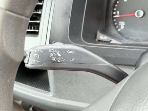 Volkswagen Transporter 2.0 TDI / L2H1 / DUBBELE CABINE / 1e EIG. / TREKHAAK / AIRCO / CRUISE / SIDEBARS ActivLease financial lease