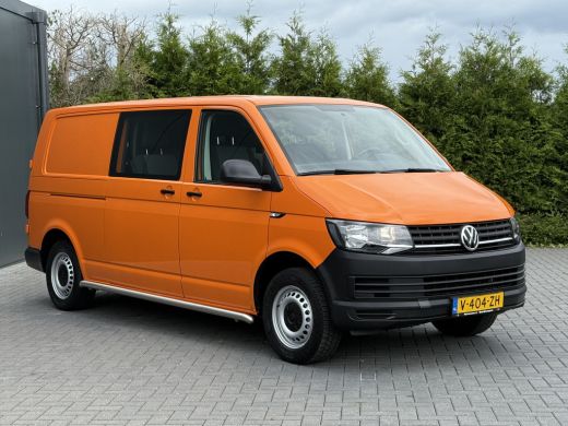 Volkswagen Transporter 2.0 TDI / L2H1 / DUBBELE CABINE / 1e EIG. / TREKHAAK / AIRCO / CRUISE / SIDEBARS ActivLease financial lease