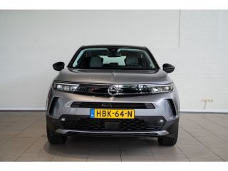 Opel Mokka-e GS Line 50-kWh 11kw bl. | Navigatie | Camera | Parkeersensoren Voor & Achter | Dodehoek | Apple C...