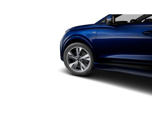 Audi Q4 e-tron Advanced edition | Achterklep, automatisch bedienbaar | Achteruitrijcamera | Adaptive cruise control ActivLease financial lease