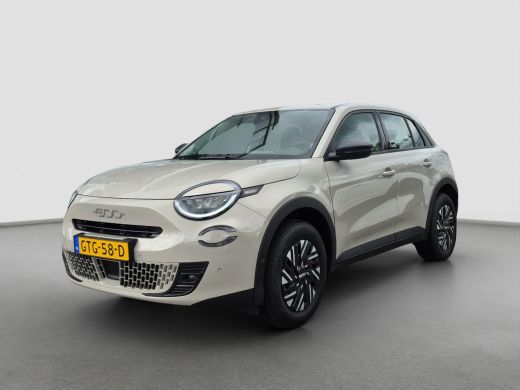 Fiat 600 1.2 Hybrid Urban | Achteruitrijcamera | Airco (automatisch) | Keyless entry Fiat 600 1.2 Hybrid Urban | Achteruitrijcamera | Airco (automatisch) | Keyless entry