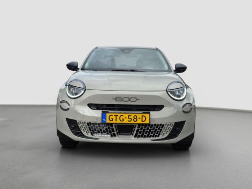Fiat 600 1.2 Hybrid Urban | Achteruitrijcamera | Airco (automatisch) | Keyless entry ActivLease financial lease