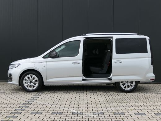 Ford Tourneo Connect 1.5 PHEV Titanium 7 Persoons | 100km Elektrisch Rijbereik | 1400kg Trekgewicht ActivLease financial lease