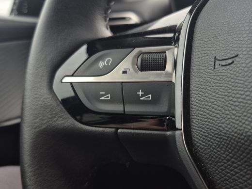 Peugeot 208 1.2 PureTech 100 Allure | Achteruitrijcamera | Connected services | LED achterlichten ActivLease financial lease