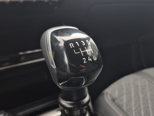 Peugeot 208 1.2 PureTech 100 Allure | Achteruitrijcamera | Connected services | LED achterlichten ActivLease financial lease