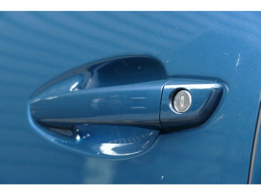 Peugeot 3008 1.2 PURETECH 130PK GT AUTOMAAT / NAVI / CLIMA / PDC / 18"LMV / CAMERA / FULL-LED / WINTERPAKKET /... ActivLease financial lease