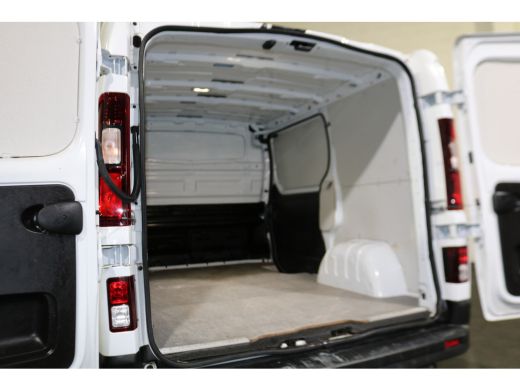 Renault Trafic 2.0 dCi 110pk L1 H1 Airco Trekhaak Imperiaal ActivLease financial lease