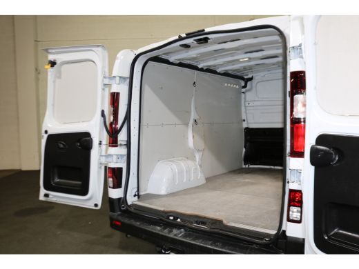 Renault Trafic 2.0 dCi 110pk L1 H1 Airco Trekhaak Imperiaal ActivLease financial lease