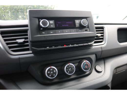 Renault Trafic 2.0 dCi 110pk L1 H1 Airco Trekhaak Imperiaal ActivLease financial lease