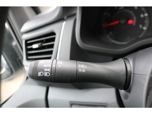 Renault Trafic 2.0 dCi 110pk L1 H1 Airco Trekhaak Imperiaal ActivLease financial lease