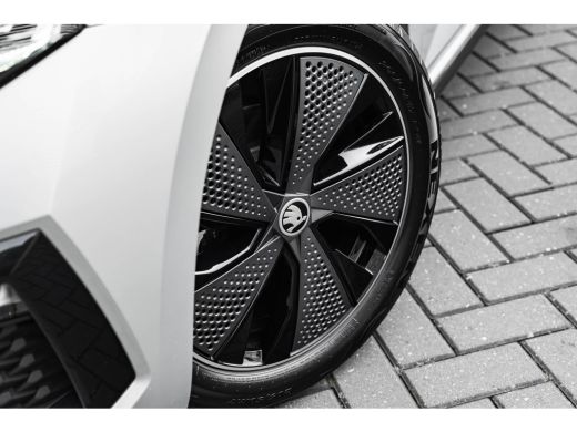 Skoda Scala Monte Carlo | Achteruitrijcamera | Adaptive Cruise Control | Chromen raamlijsten ActivLease financial lease