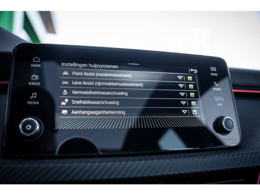Skoda Scala Monte Carlo | Achteruitrijcamera | Chromen raamlijsten | Cruise control met speedlimiter ActivLease financial lease