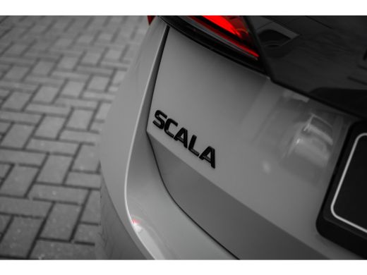 Skoda Scala Monte Carlo | Achteruitrijcamera | Chromen raamlijsten | Cruise control met speedlimiter ActivLease financial lease