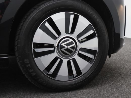 Volkswagen e-up! Max 260 km range CCS, Stoel- en voorruitverwarming, achteruitrijcamera, Parkeerhulp achter, 15'' ... ActivLease financial lease