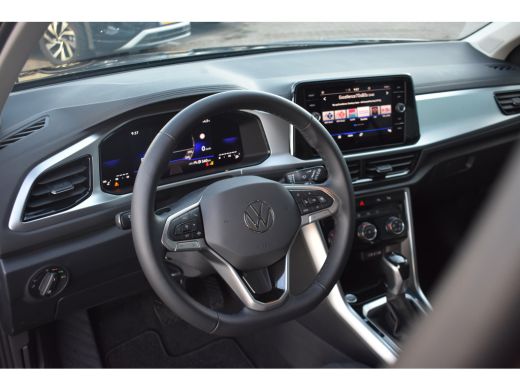 Volkswagen T-Roc 1.5 TSI 150PK DSG-7 Life Edition | ADAPT. CRUISE | APP CONNECT | CAMERA | AIRCO | 18 INCH ActivLease financial lease