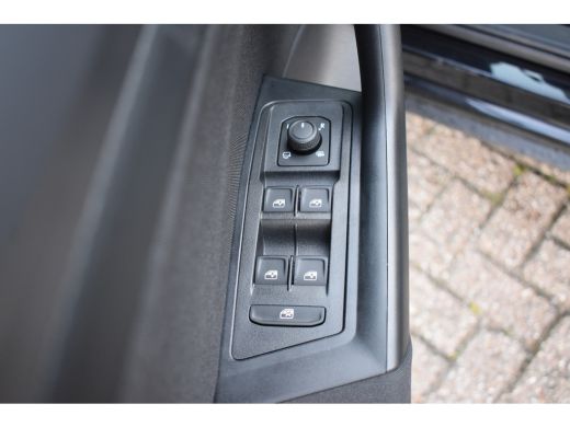 Volkswagen T-Roc 1.5 TSI 150PK DSG-7 Life Edition | ADAPT. CRUISE | APP CONNECT | CAMERA | AIRCO | 18 INCH ActivLease financial lease