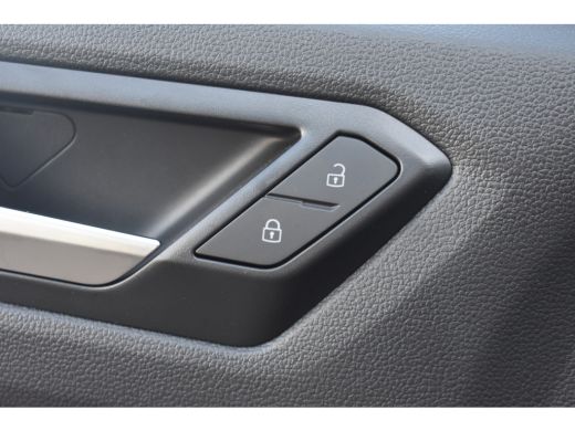 Volkswagen T-Roc 1.5 TSI 150PK DSG-7 Life Edition | ADAPT. CRUISE | APP CONNECT | CAMERA | AIRCO | 18 INCH ActivLease financial lease