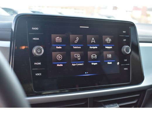 Volkswagen T-Roc 1.5 TSI 150PK DSG-7 Life Edition | ADAPT. CRUISE | APP CONNECT | CAMERA | AIRCO | 18 INCH ActivLease financial lease