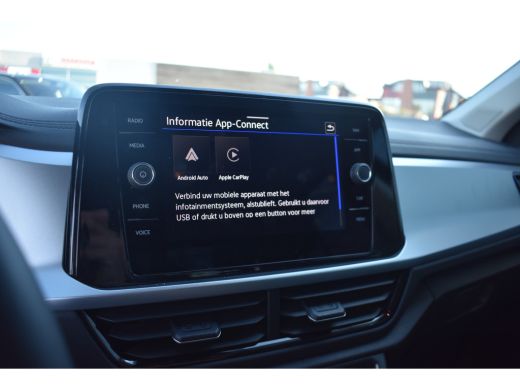 Volkswagen T-Roc 1.5 TSI 150PK DSG-7 Life Edition | ADAPT. CRUISE | APP CONNECT | CAMERA | AIRCO | 18 INCH ActivLease financial lease