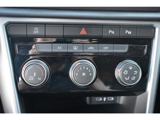 Volkswagen T-Roc 1.5 TSI 150PK DSG-7 Life Edition | ADAPT. CRUISE | APP CONNECT | CAMERA | AIRCO | 18 INCH ActivLease financial lease