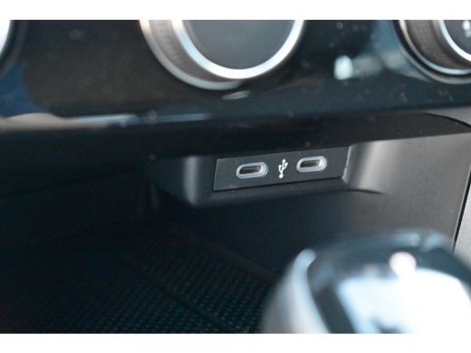 Volkswagen T-Roc 1.5 TSI 150PK DSG-7 Life Edition | ADAPT. CRUISE | APP CONNECT | CAMERA | AIRCO | 18 INCH ActivLease financial lease