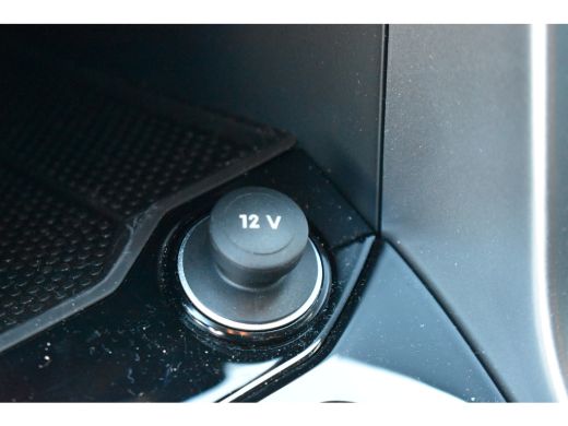 Volkswagen T-Roc 1.5 TSI 150PK DSG-7 Life Edition | ADAPT. CRUISE | APP CONNECT | CAMERA | AIRCO | 18 INCH ActivLease financial lease