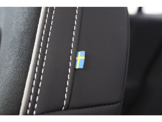 Volvo  EC40 Extended Range 252PK Plus 82 kWh | Trekhaak | Nubuck | Climate Pack | Privacy glas ActivLease financial lease